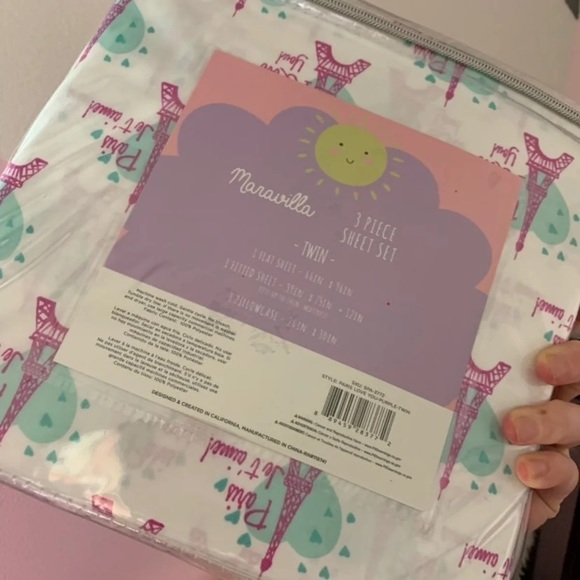 Paris France twin sheet set Eiffel Tower purple - Picture 4 of 4